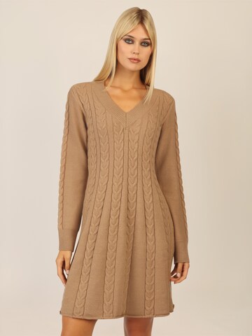 APART Knitted dress in Beige: front