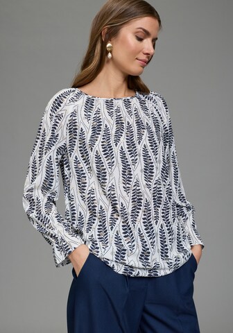 LAURA SCOTT Blouse in White: front