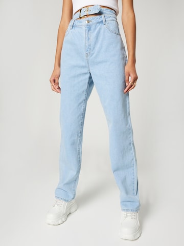 Hoermanseder x About You Regular Jeans 'Emmy' in Blue: front