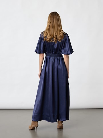 SISTERS POINT Sukienka 'GISELA' w kolorze niebieski