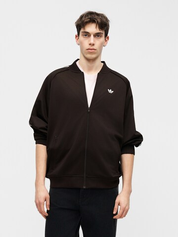 ADIDAS ORIGINALS Демисезонная куртка 'BRITCORE' в Коричневый: спереди