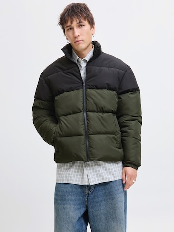Geacă de iarnă 'JJMAZE' de la JACK & JONES pe verde