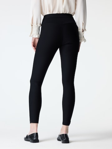 adl Slimfit Broek in Zwart
