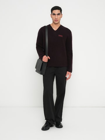 Calvin Klein Sweater in Brown