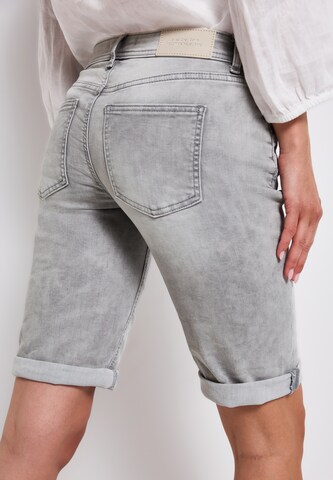 STREET ONE Slimfit Shorts in Grau