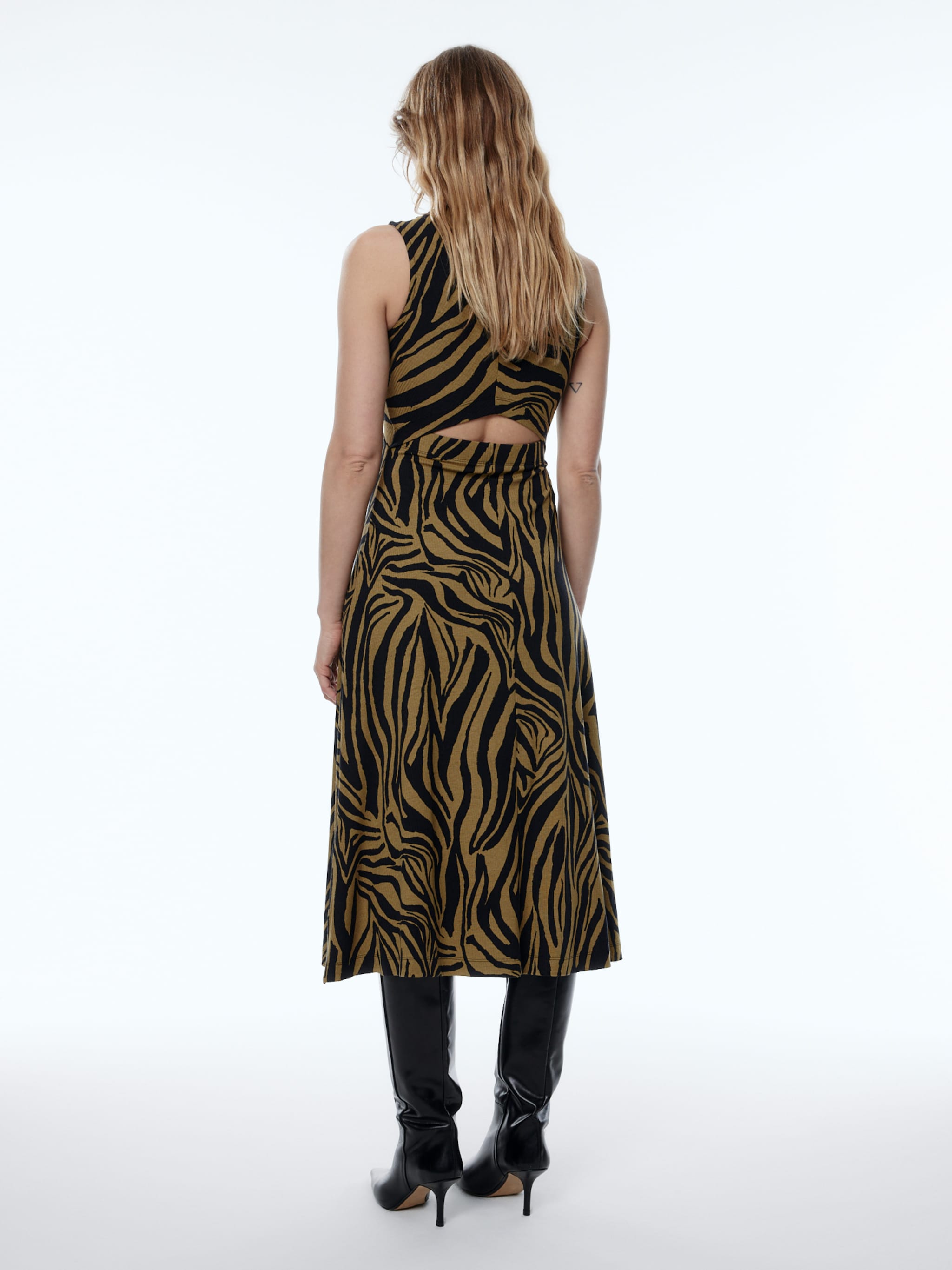 EDITED Producten Jurk 'Talia' Beige