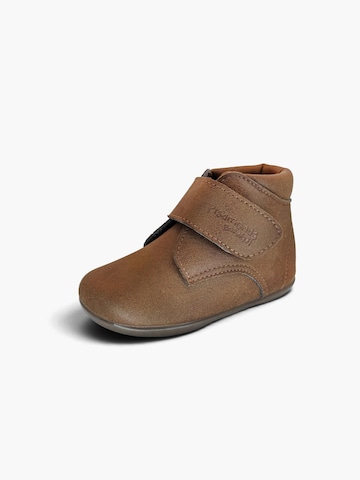 Pisamonas Laarzen in Bruin: voorkant
