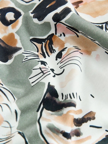 Pijama de la Next pe verde