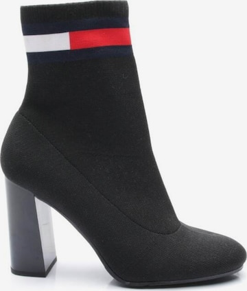 Tommy Jeans Dress Boots in 41 in Black: front