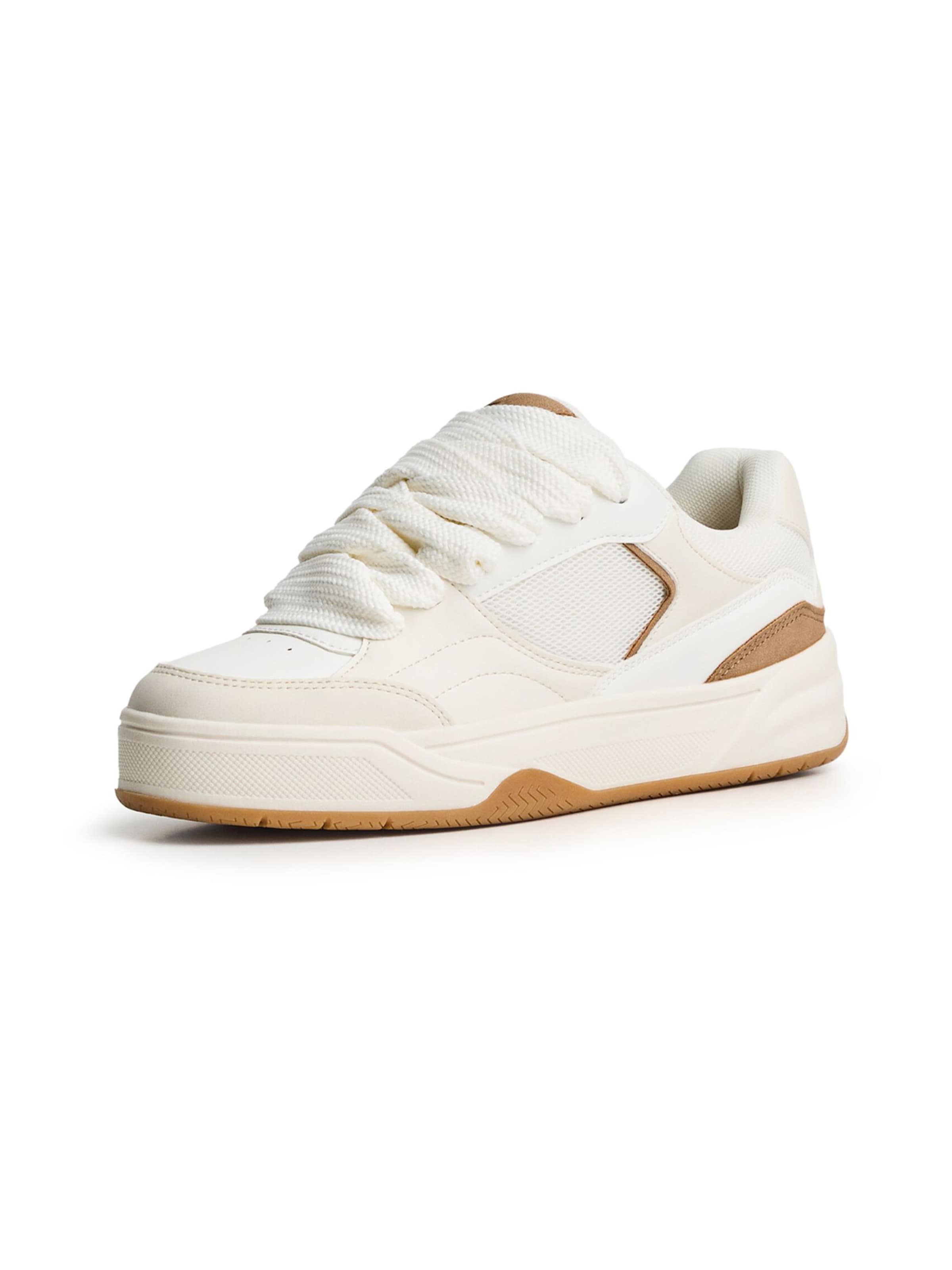 Sneaker bassa di Bershka in bianco: frontale