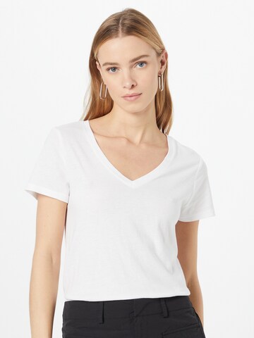 GAP Shirt in White: front