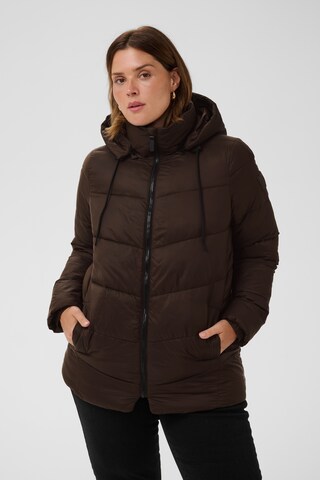 KAFFE CURVE Jacke 'KCSusanna' in Braun: Vorderseite