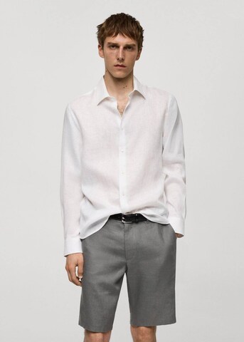 Coupe regular Chemise 'Parrot' MANGO MAN en blanc : devant