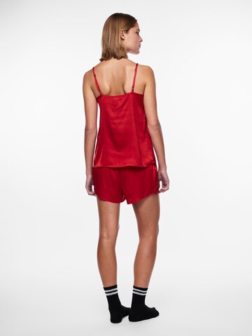 Shorty 'JULIE' di PIECES in rosso