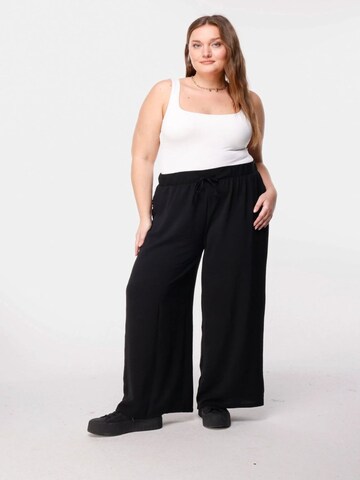 Shape Of You Wide leg Pants in Black