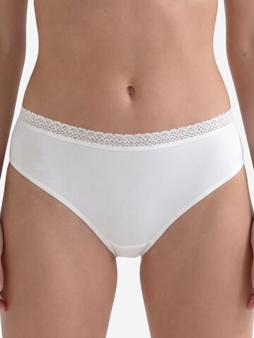 Nina von C. Panty 'Slipboutique' in Beige