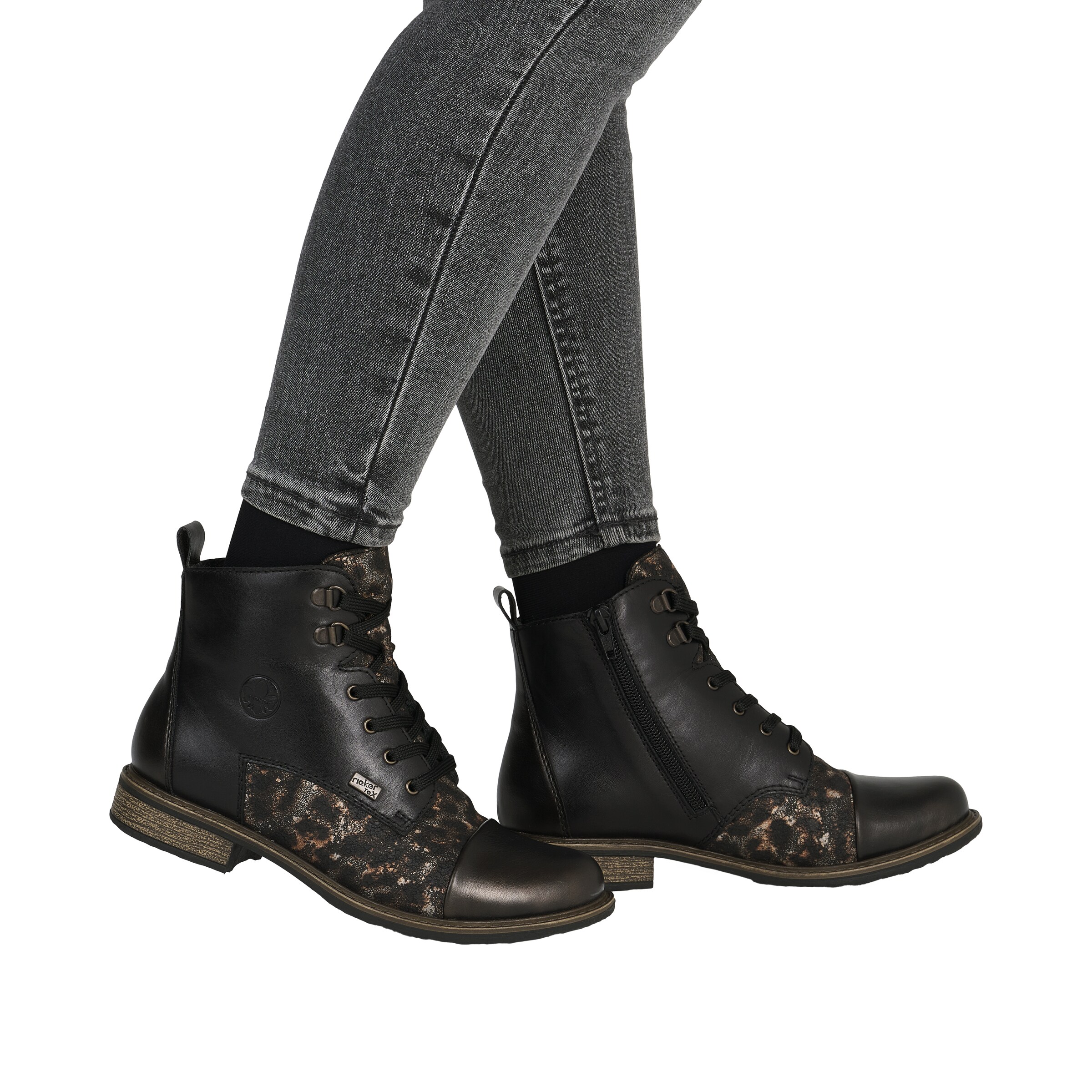Bottes à lacets '74842' Rieker en noir