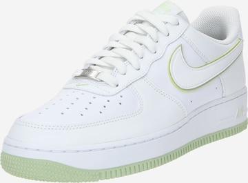 Nike Sportswear - Zapatillas deportivas bajas 'Air Force 1 07' en blanco: frente