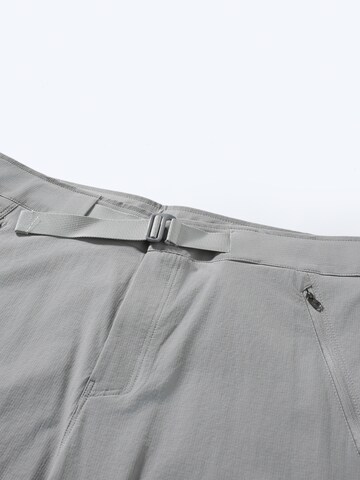 YOUTHUP Regular Workout Pants 'Trockenbahn' in Grey