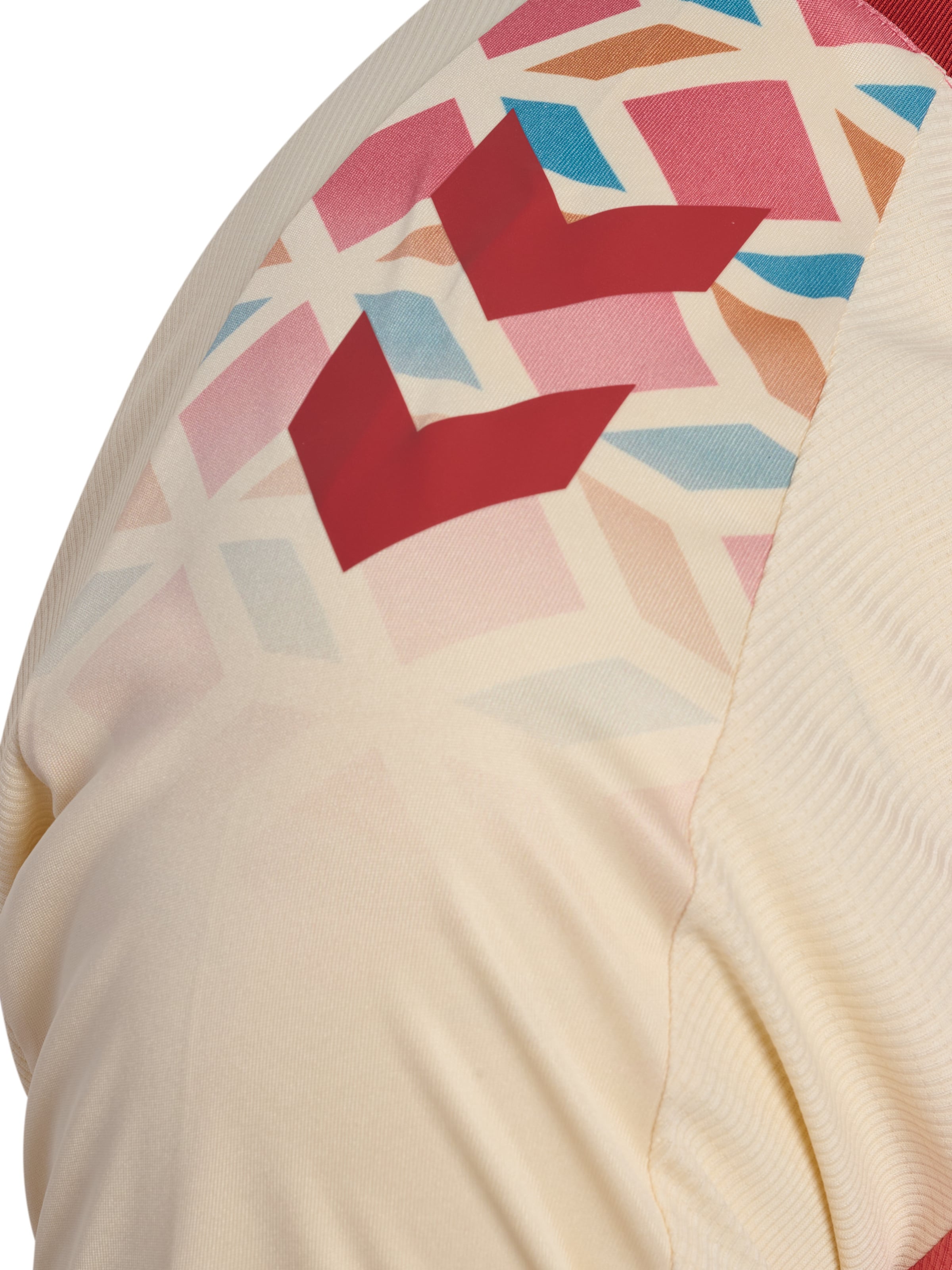 Hummel Performance shirt in Pink