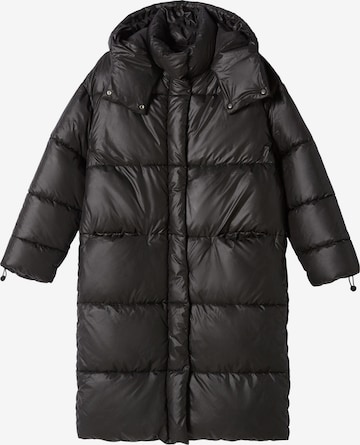 Bershka Winter Coat in Black: front