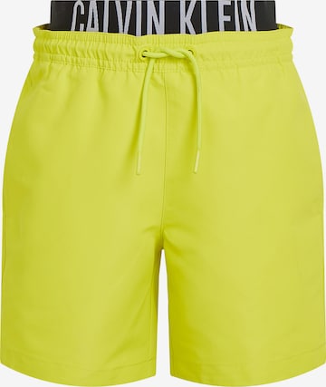 Shorts de bain Calvin Klein Swimwear en jaune : devant
