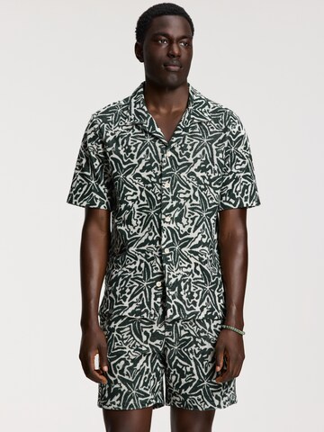 Shiwi - Ajuste confortable Camisa 'Ted Starfish' en verde: frente