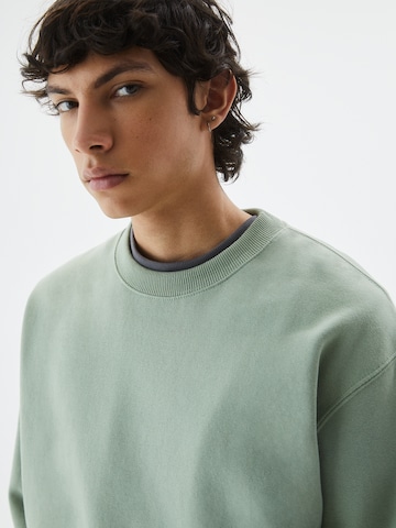 Pull&Bear Sweatshirt in Grün