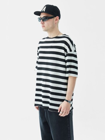 T-Shirt 'Canterbury Bells' VAMOS CLO en noir
