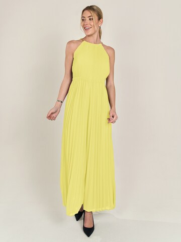 APART Jumpsuit in Yellow: front