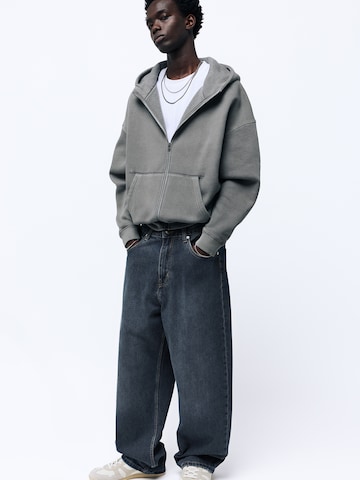 Pull&Bear Baggy Jeans in Blauw