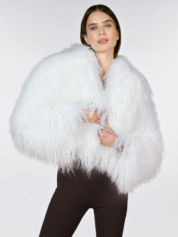 WeLoveFurs Winter jacket 'Weiße Tibetlamm Jacke CHLOÈ' in White