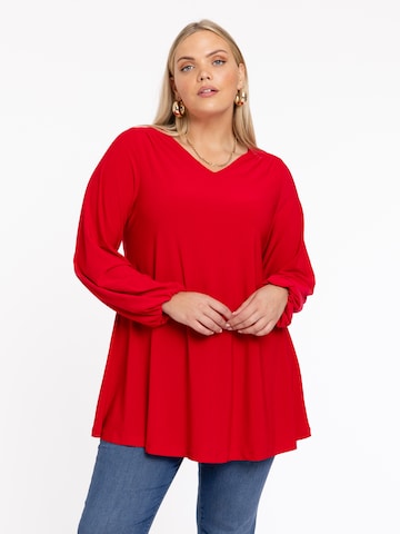 Yoek Tunic in Red: front