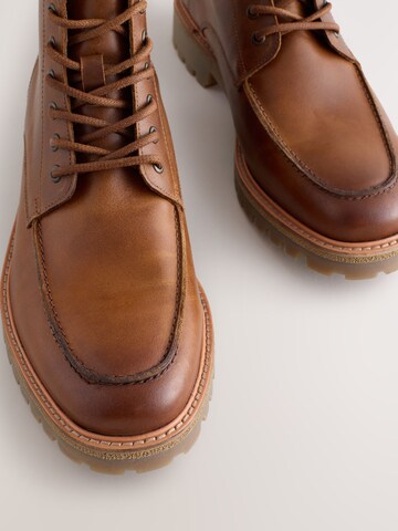 Next - Botas com atacadores em castanho