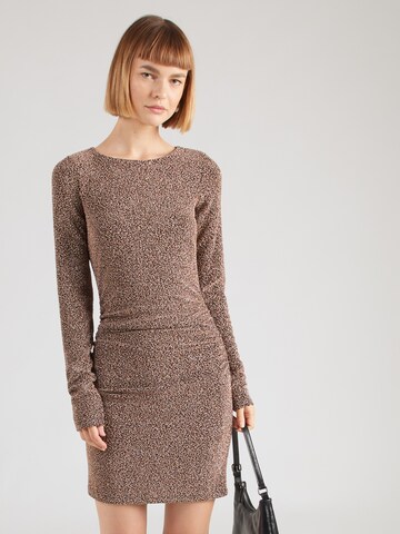 PATRIZIA PEPE - Vestido en marrón: frente