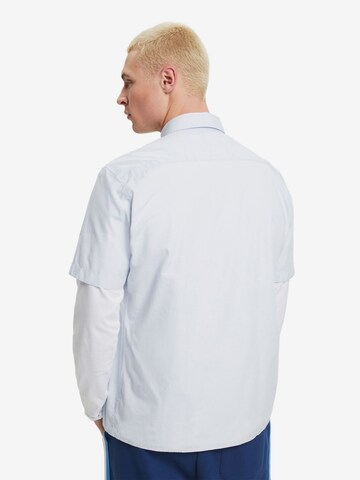 ESPRIT Slim fit Button Up Shirt in Blue