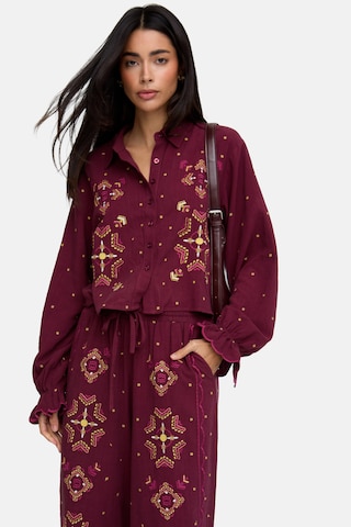 RAFFYA Blouse in Red: front