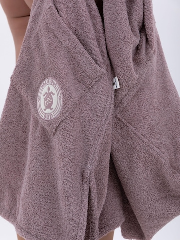 Pacifique Sud Athletic Robe 'Surf Rosa' in Pink