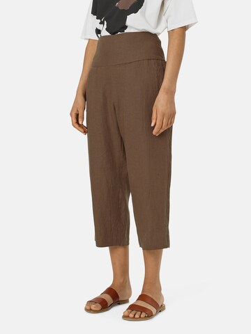 Masai Loosefit Broek in Bruin: voorkant