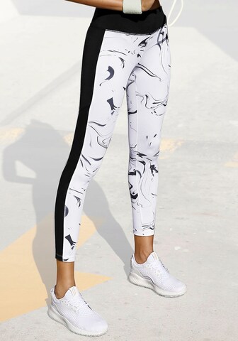 Skinny Pantaloni sport de la LASCANA ACTIVE pe alb: față