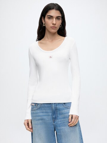 T-shirt Calvin Klein Jeans en blanc : devant