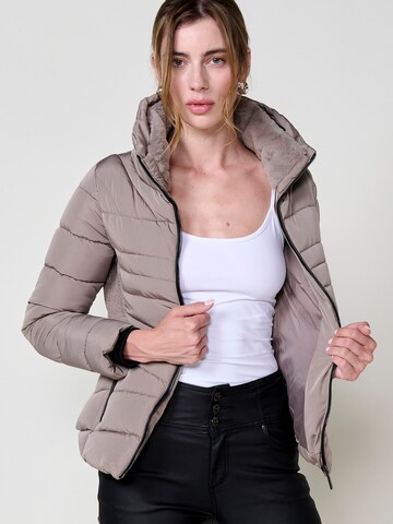 KOROSHI Zimní bunda – béžová