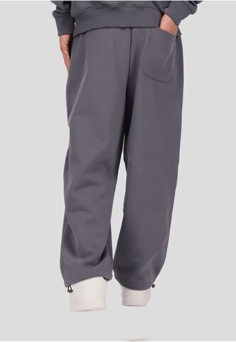 Loosefit Pantaloni di Dropsize in grigio