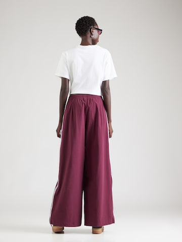 ADIDAS ORIGINALS Wide leg Byxa 'Adilenium 5.0' i röd