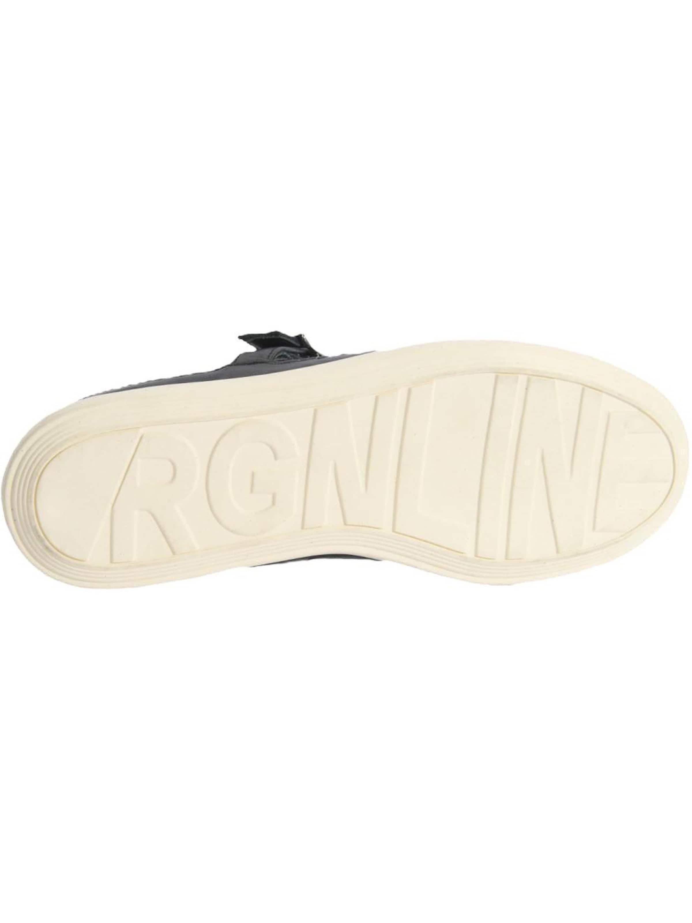 Desa Classic Flats 'Slip-Ons' in Black
