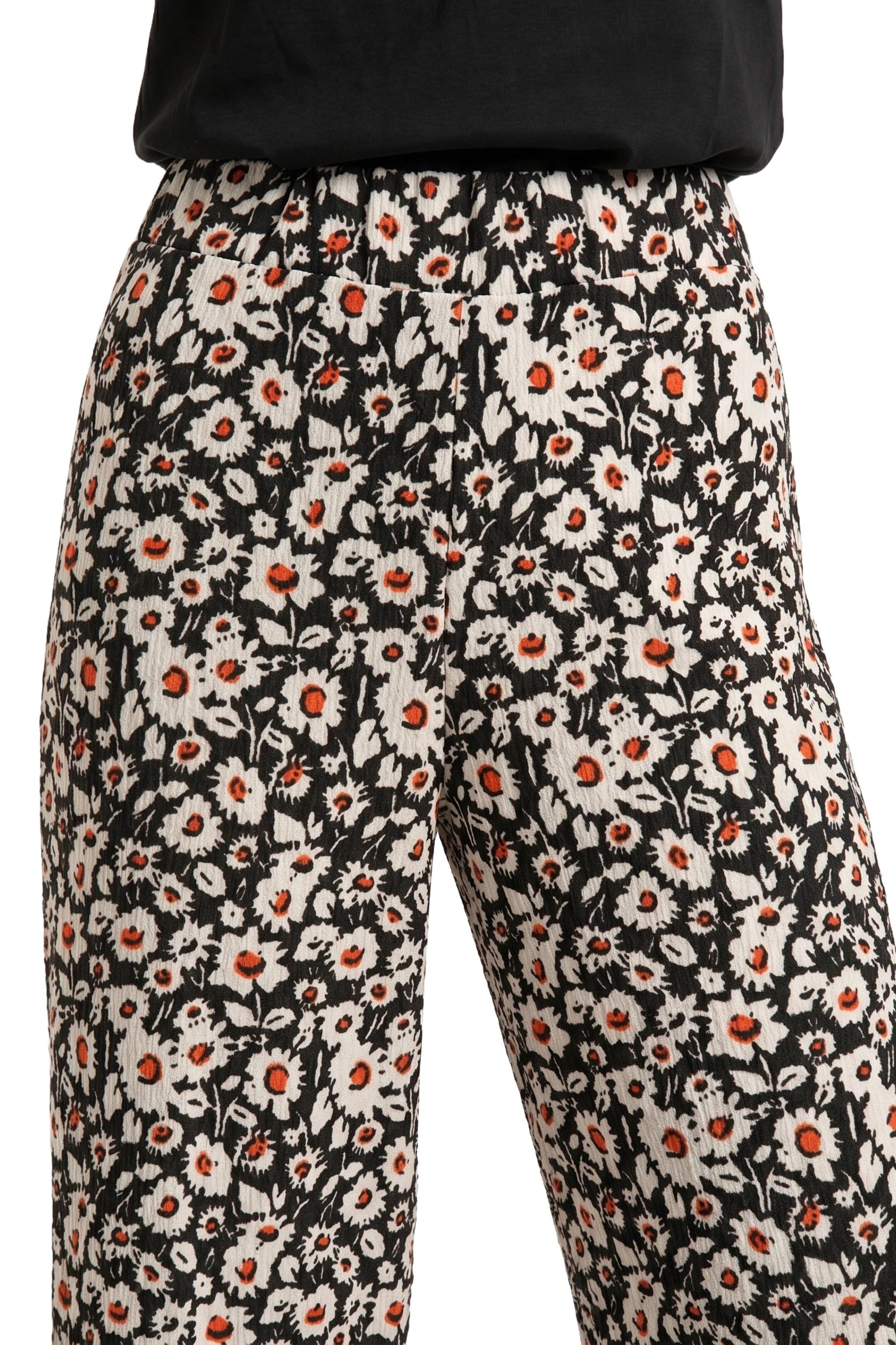 Alexa Dash Loosefit Hose in Schwarz