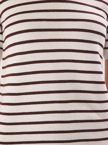 Trendyol Pullover in Weiß