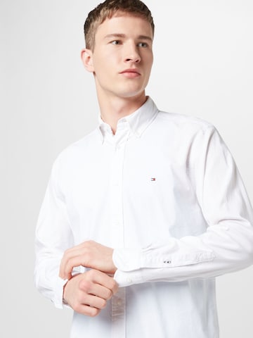 TOMMY HILFIGER - Regular Fit Camisa 'OXFORD' em branco