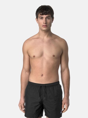 K-Way Szorty kąpielowe 'K-WAY COSTUME DA BAGNO BOXER Costumi da bagno' w kolorze czarny: przód