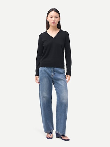 GOBI Cashmere - Jersey 'Women's Timeless Cashmere V-Neck Sweater' en negro